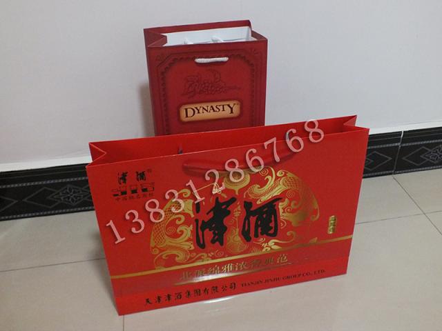 河北手提服裝紙袋，手提紙袋，手提服裝紙袋專業(yè)生產(chǎn)廠家