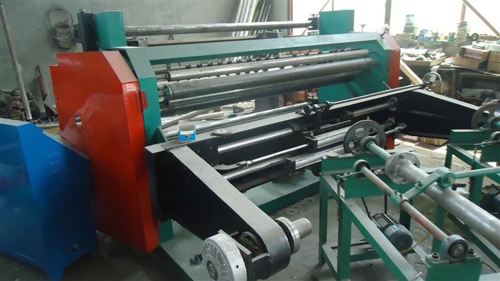 河北雄縣賣塑料薄膜分切機(jī)，PET聚酯膜分切機(jī)的廠家